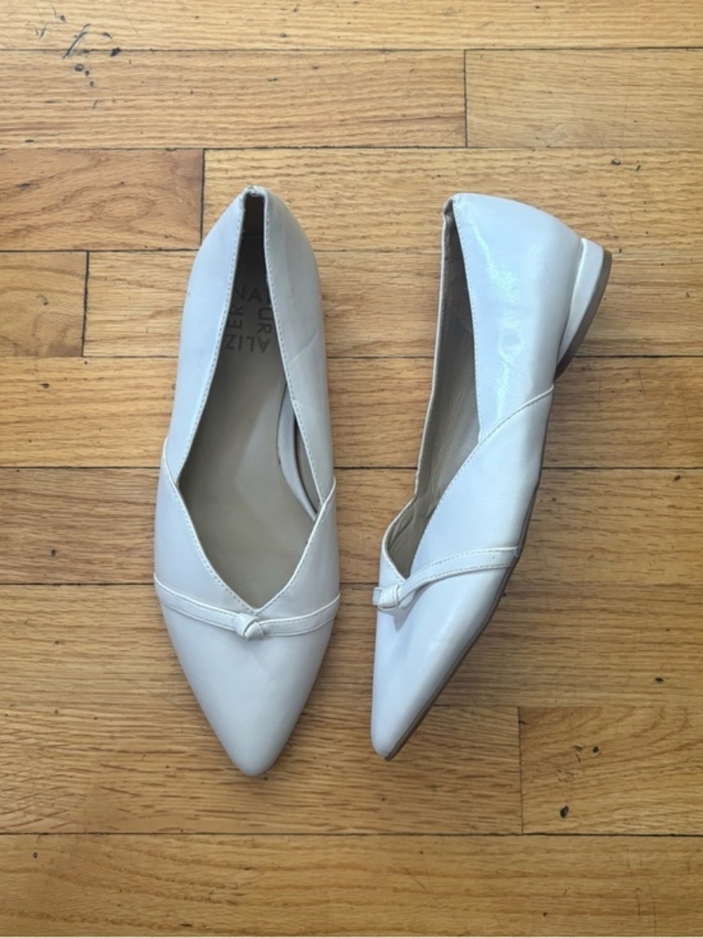 Naturalizer Light Cream Leather Flats Size 6W
